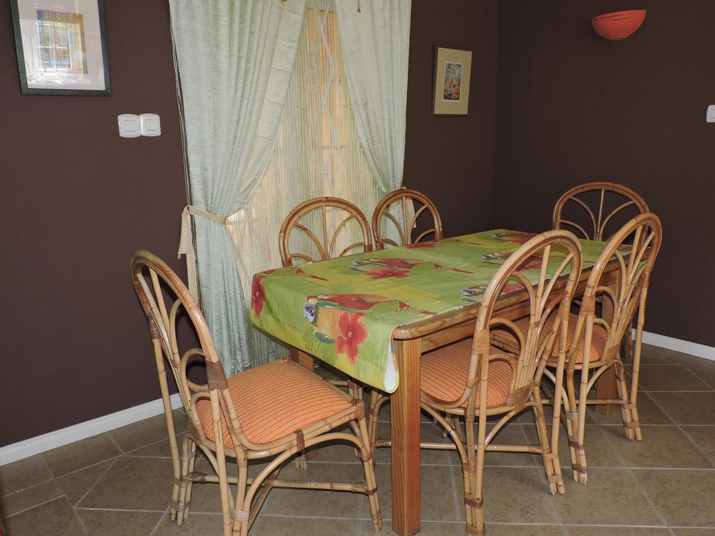 Villa Hibiscus Blue Bay Eksteriør billede