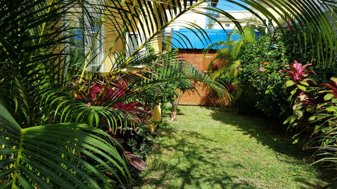 Villa Hibiscus Blue Bay Eksteriør billede
